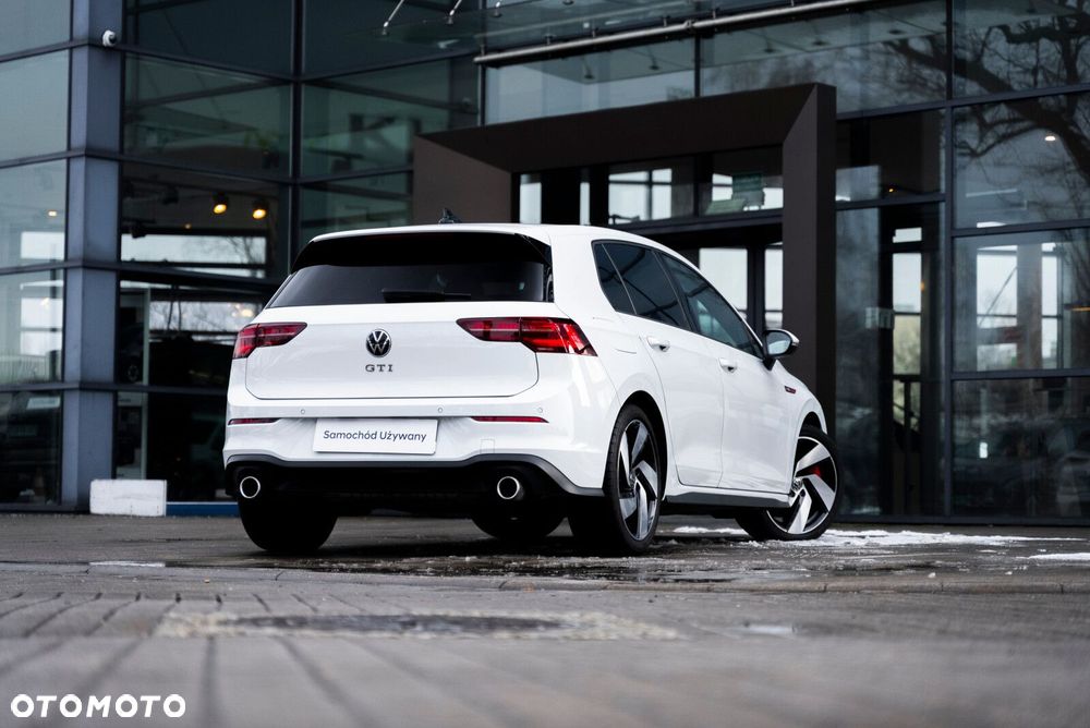 Volkswagen Golf - 23