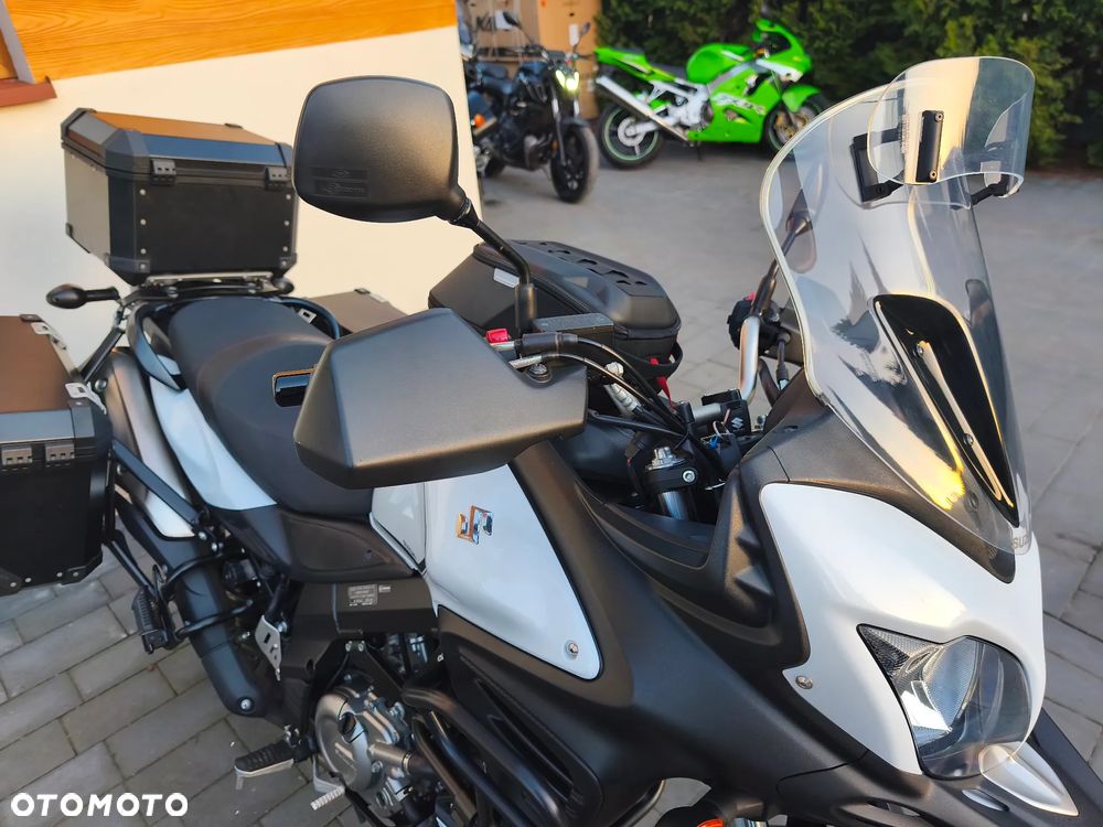 Suzuki V-STROM - 10