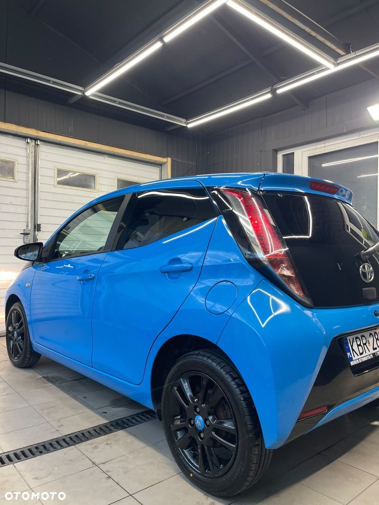 Toyota Aygo x-clusiv - 12