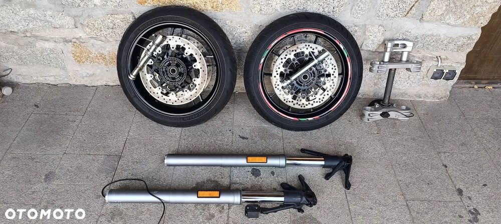 DUCATI MULTISTRADA 1200 1260 KOŁO FELGA TARCZE PÓŁKA DOLNA OŚ LAGI