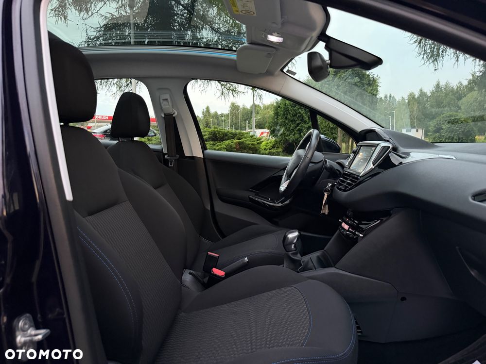 Peugeot 208 PureTech 82 Stop & Start Signature - 5