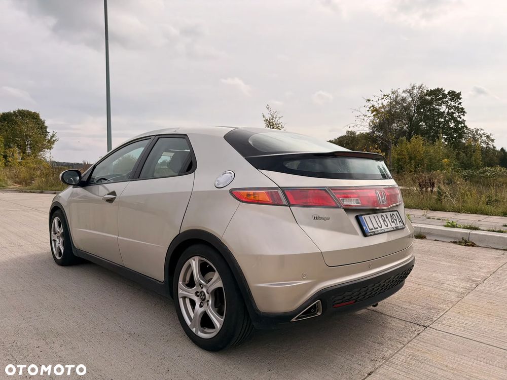 Honda Civic 1.8 Comfort - 11
