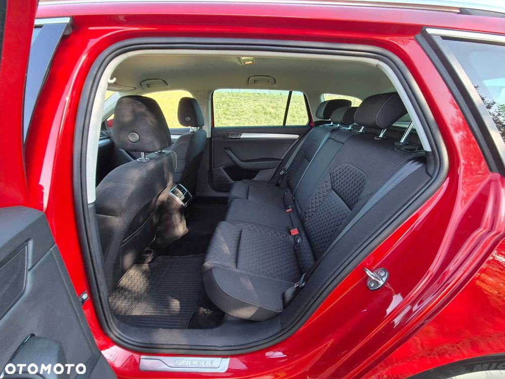 Skoda Superb Combi 2.0 TDI DSG Ambition - 20