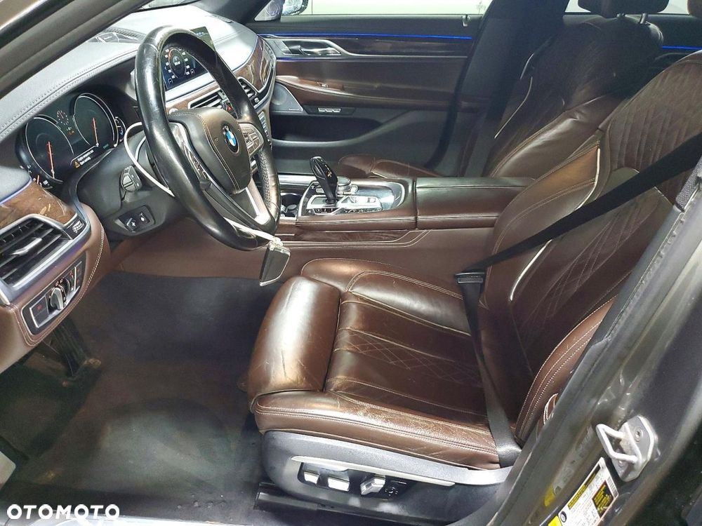 BMW Seria 7 750i xDrive Edition Exclusive - 7