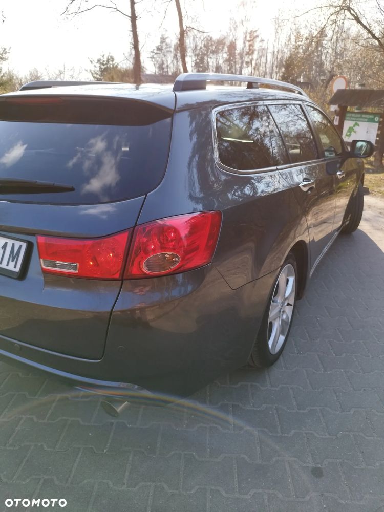 Honda Accord 2.0 Executive Nav - 8