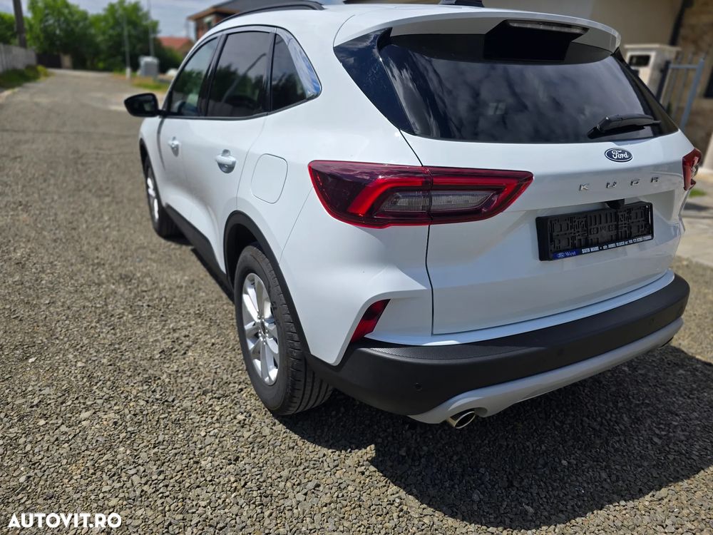 Ford Kuga 1.5 EcoBoost A8 FWD Titanium - 3