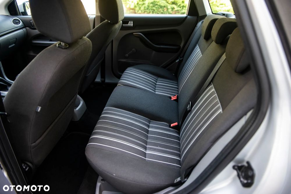 Ford Focus 1.6 16V Style - 21