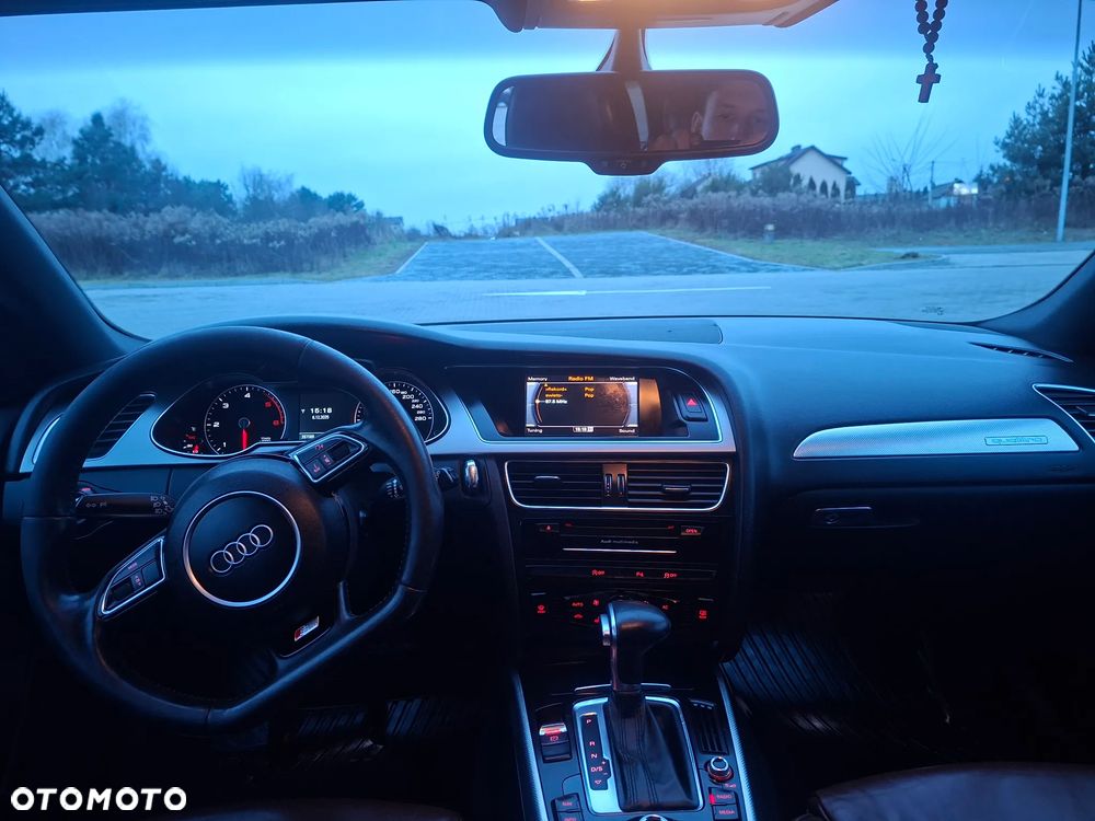 Audi A4 Avant 2.0 TDI DPF quattro S tronic S line Sportpaket - 22