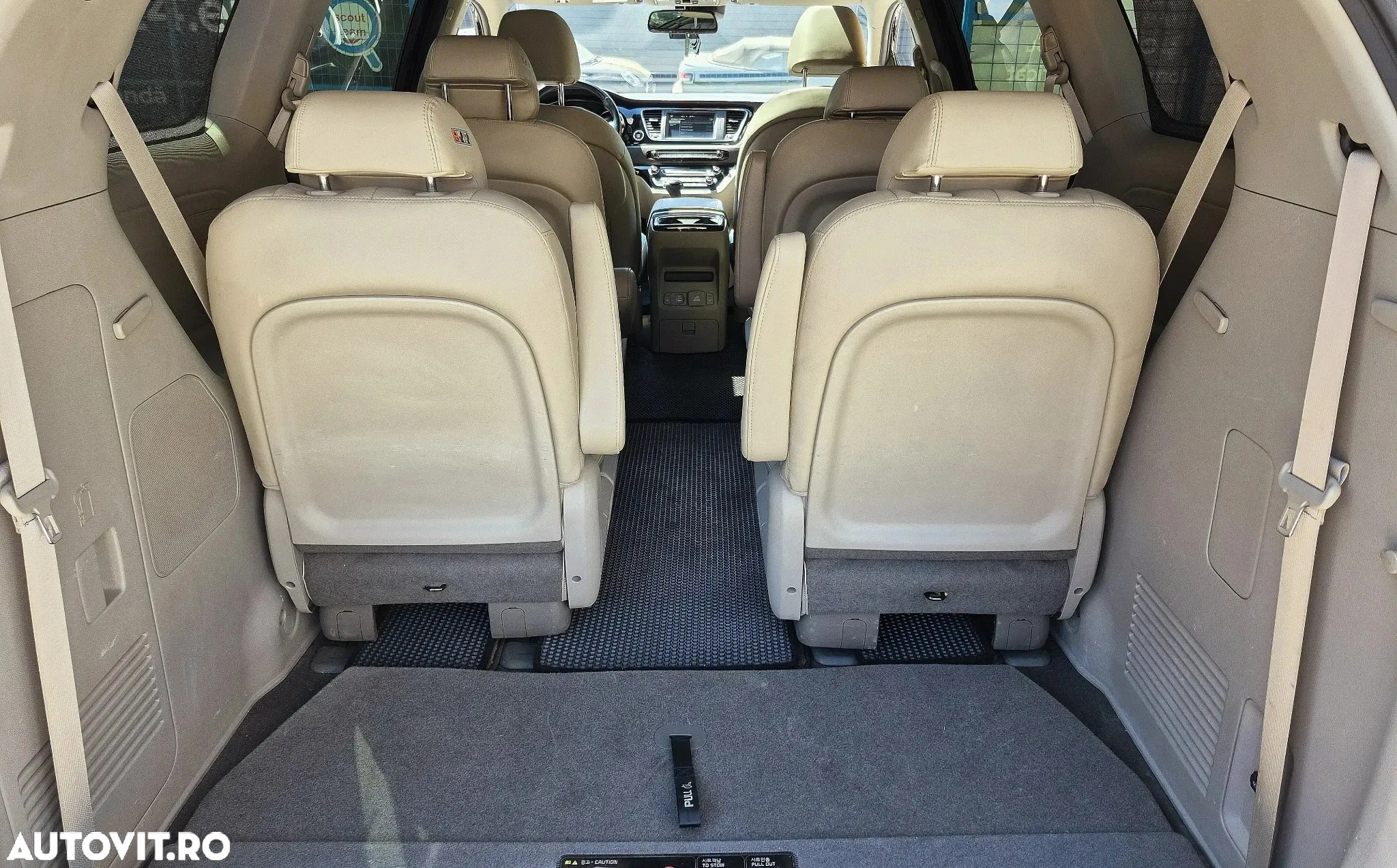 Kia Carnival - 5