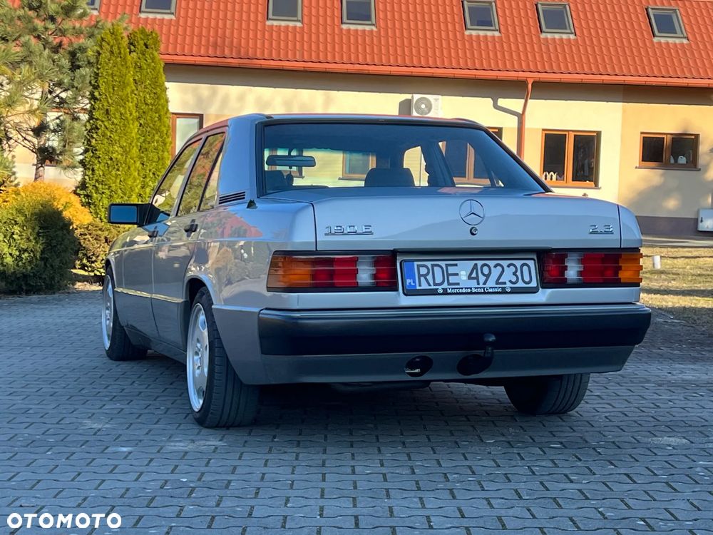 Mercedes-Benz W201 (190) - 7