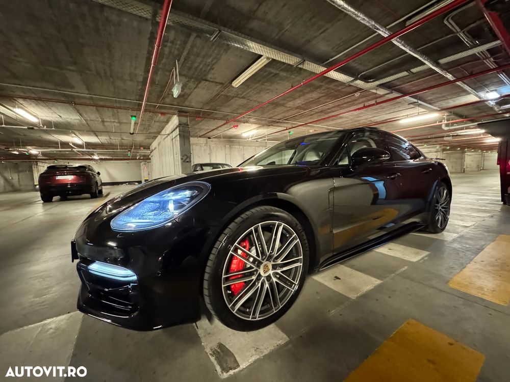 Porsche Panamera Turbo - 3