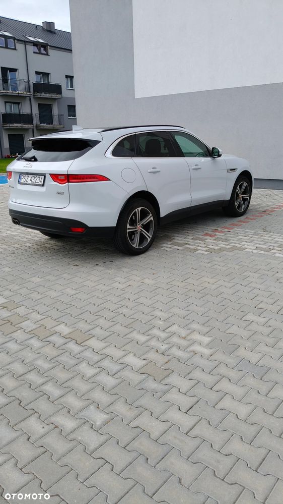 Jaguar F-Pace - 15