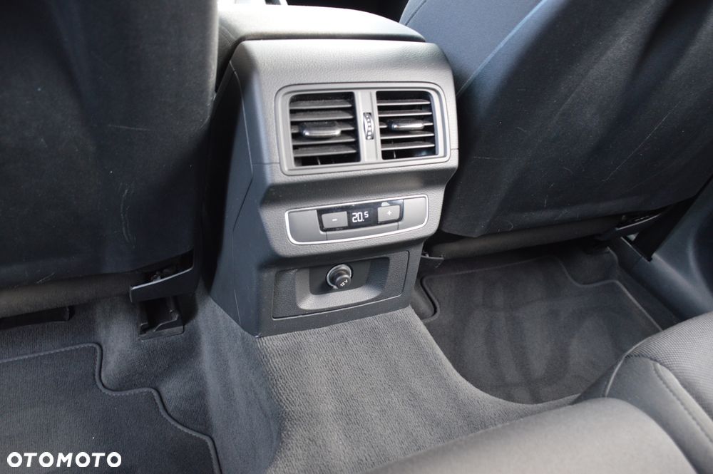 Audi Q5 40 TDI quattro S tronic sport - 29