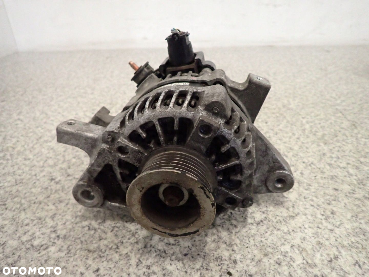 TOYOTA YARIS II 1.33 BENZ 09-11 ALTERNATOR - 4
