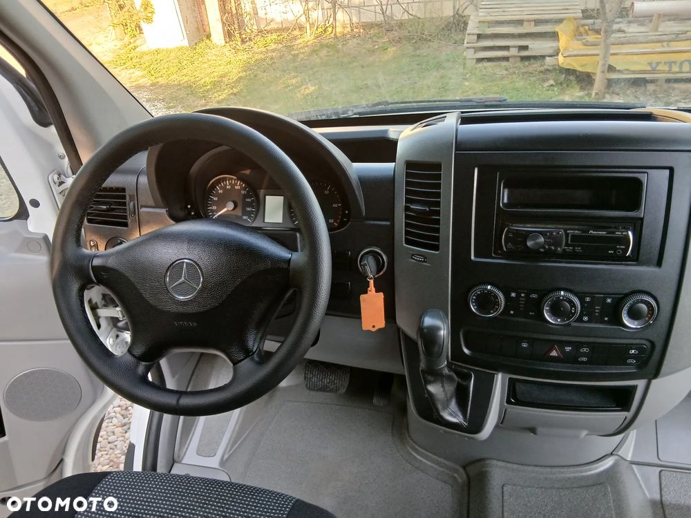Mercedes-Benz Sprinter - 23
