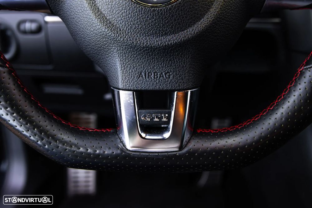 VW Golf 2.0 GTI - 28