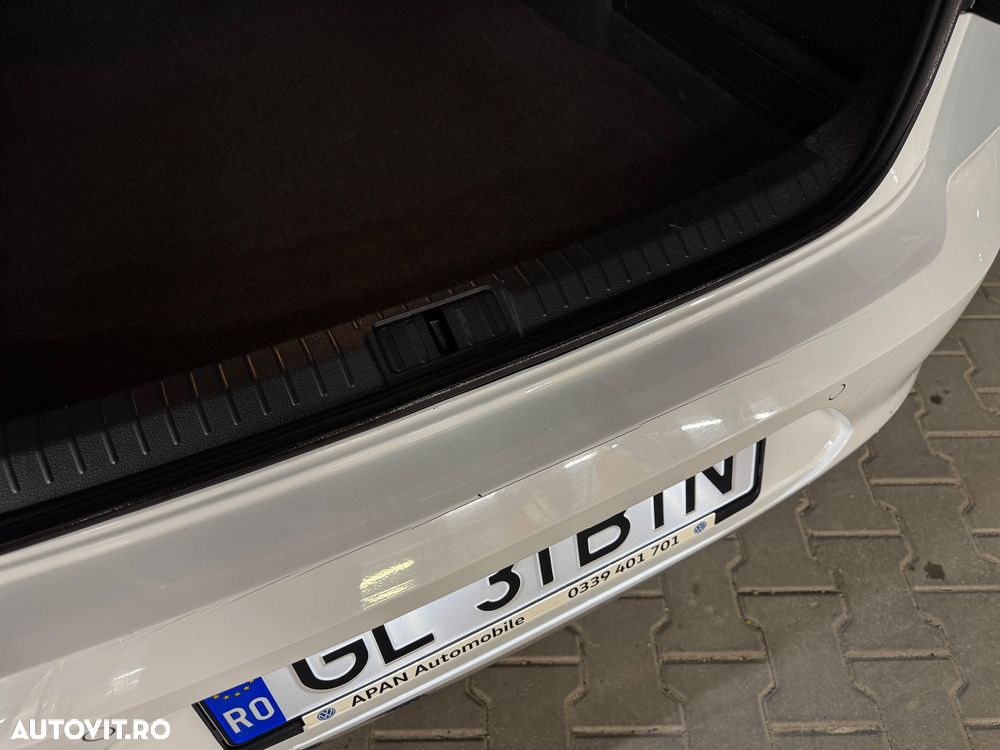 Volkswagen Passat - 33