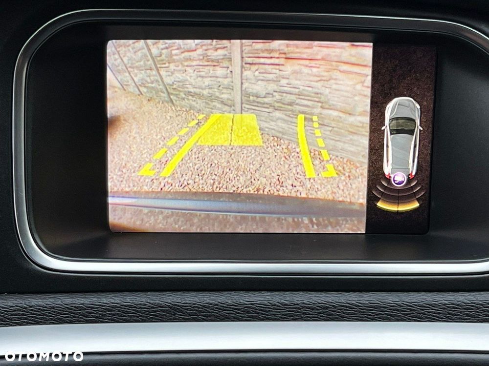 Volvo V40 Cross Country - 9