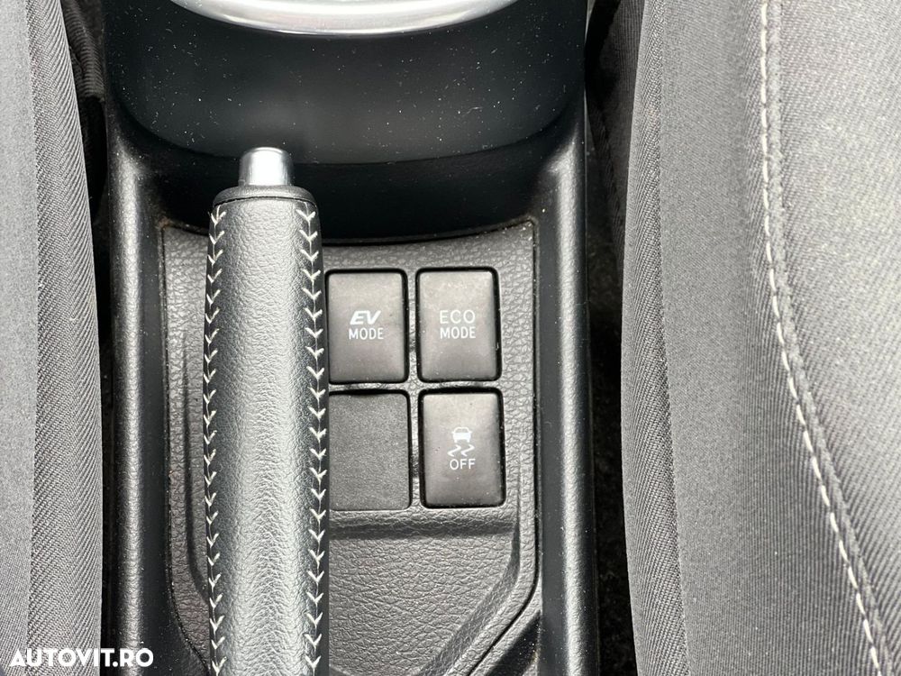 Toyota Yaris 1.5 VVT-i HSD Active - 18