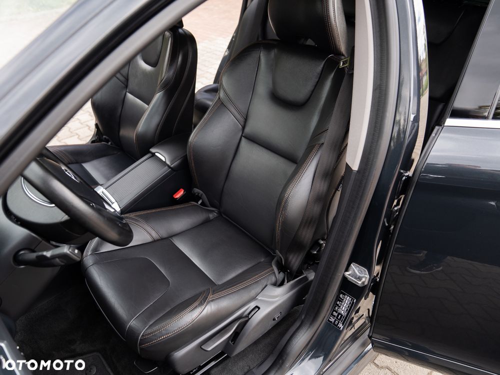 Volvo XC 60 D3 Geartronic Momentum - 28