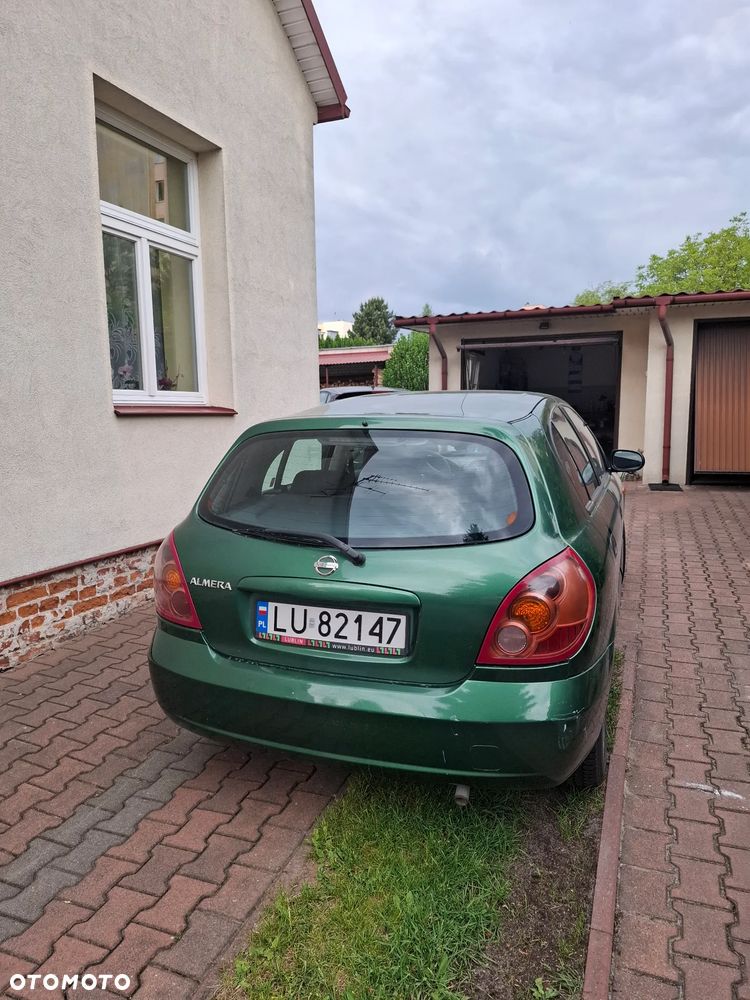 Nissan Almera 1.5 Base - 2
