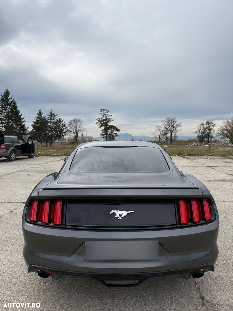 Ford Mustang 2.3 EcoBoost Aut. - 6