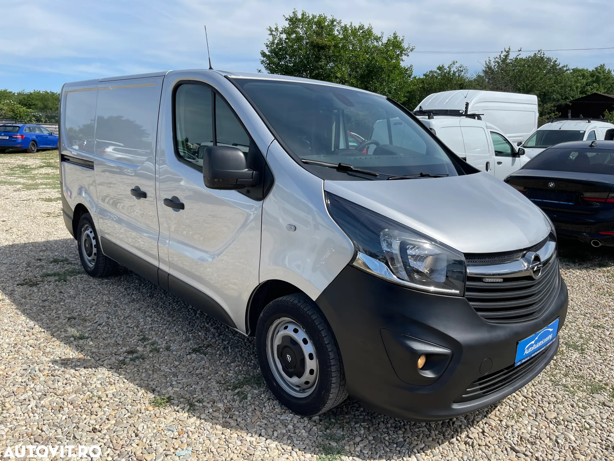 Opel Vivaro - 2