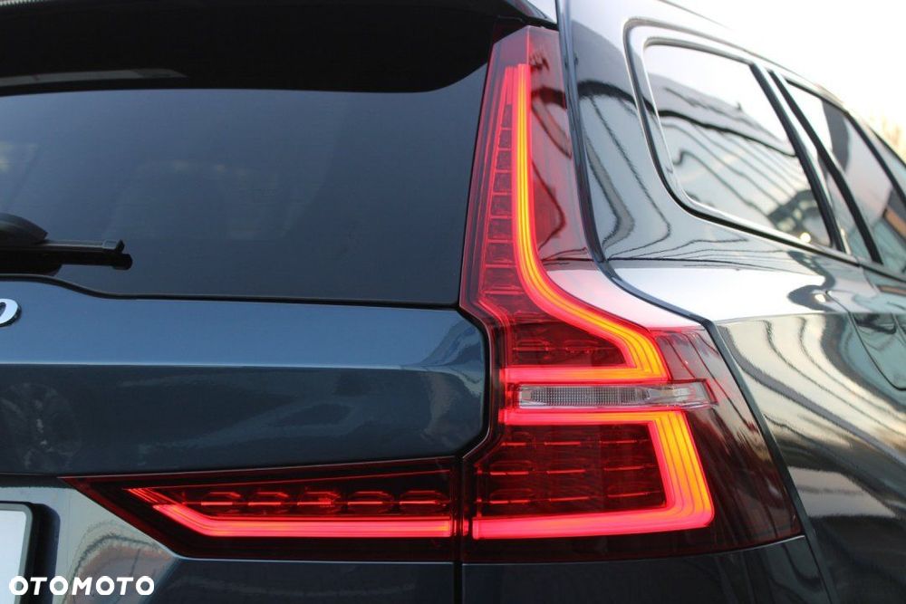 Volvo V60 Cross Country - 12