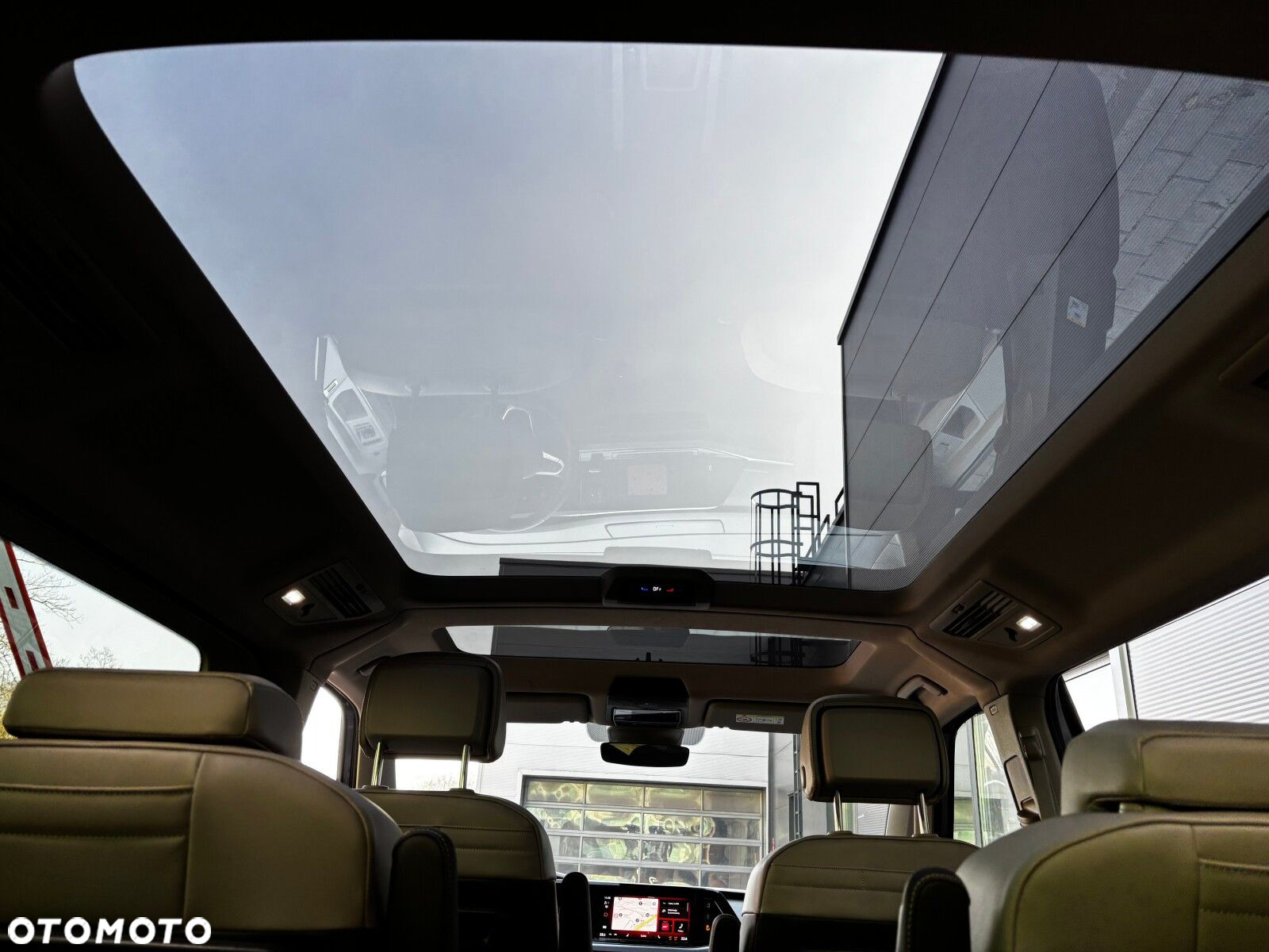 Volkswagen Multivan - 25