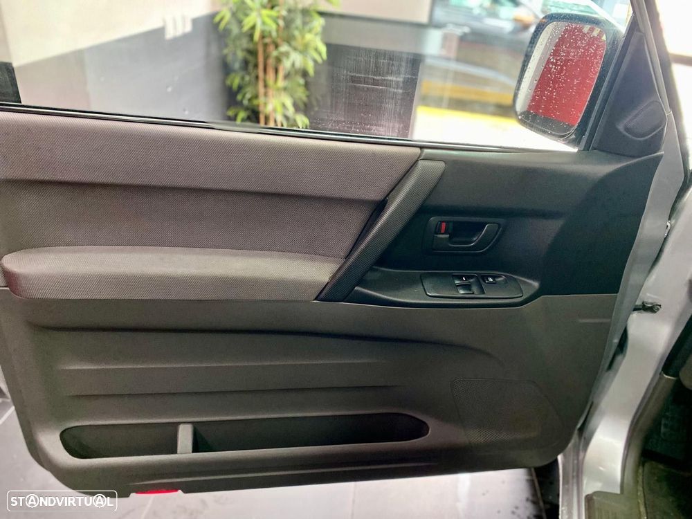 Mitsubishi Pajero 2.5 TD GLX - 13