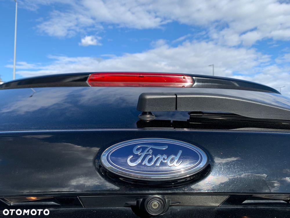 Ford Kuga - 12