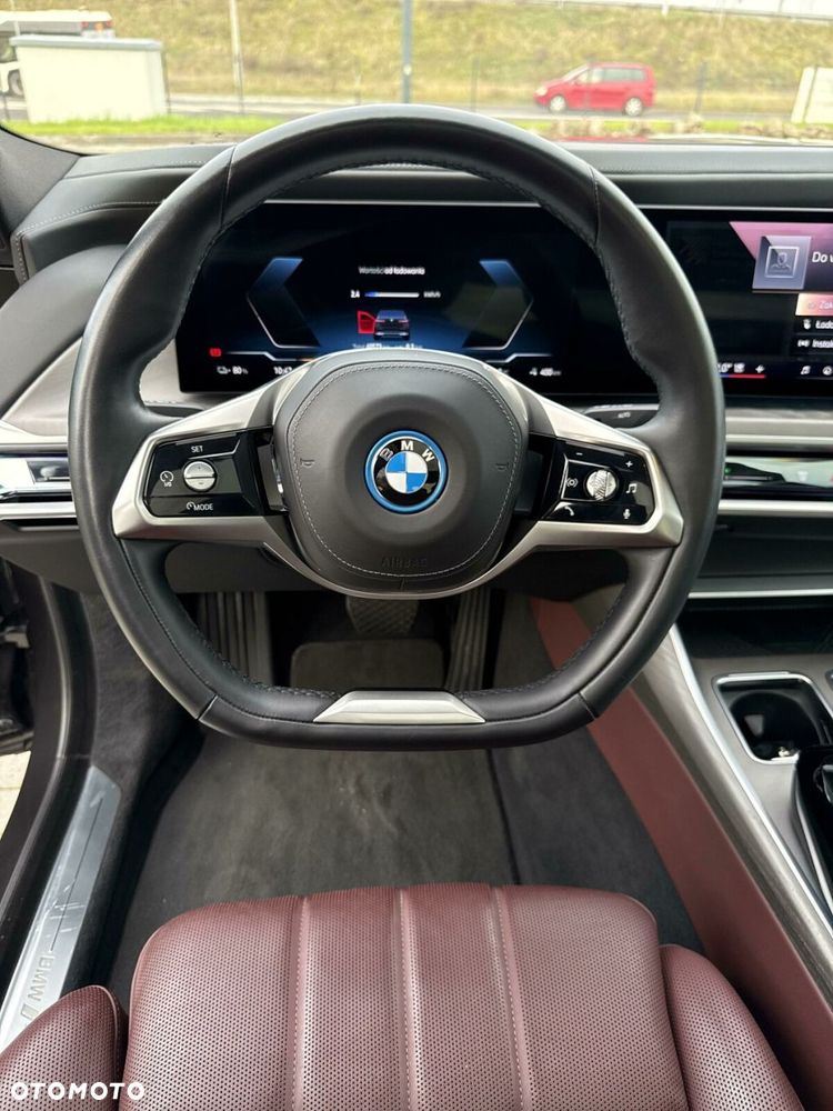 BMW i7 - 19