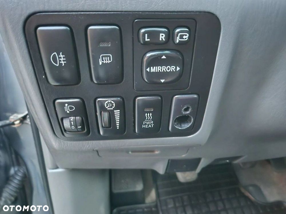 Toyota Land Cruiser - 23