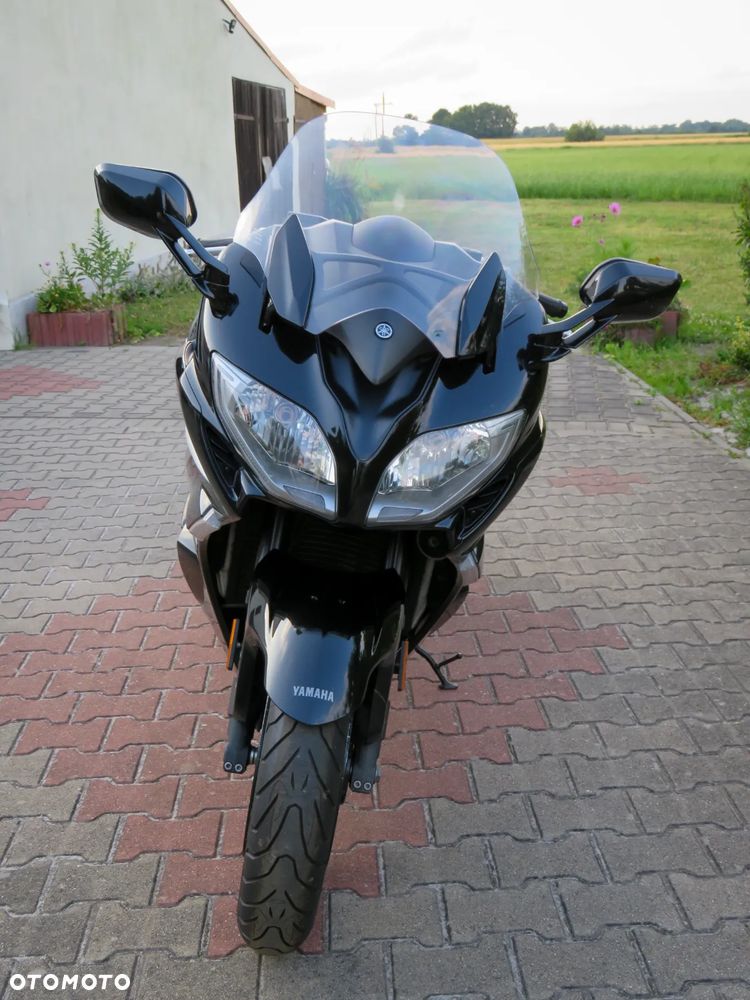 Yamaha FJR - 9