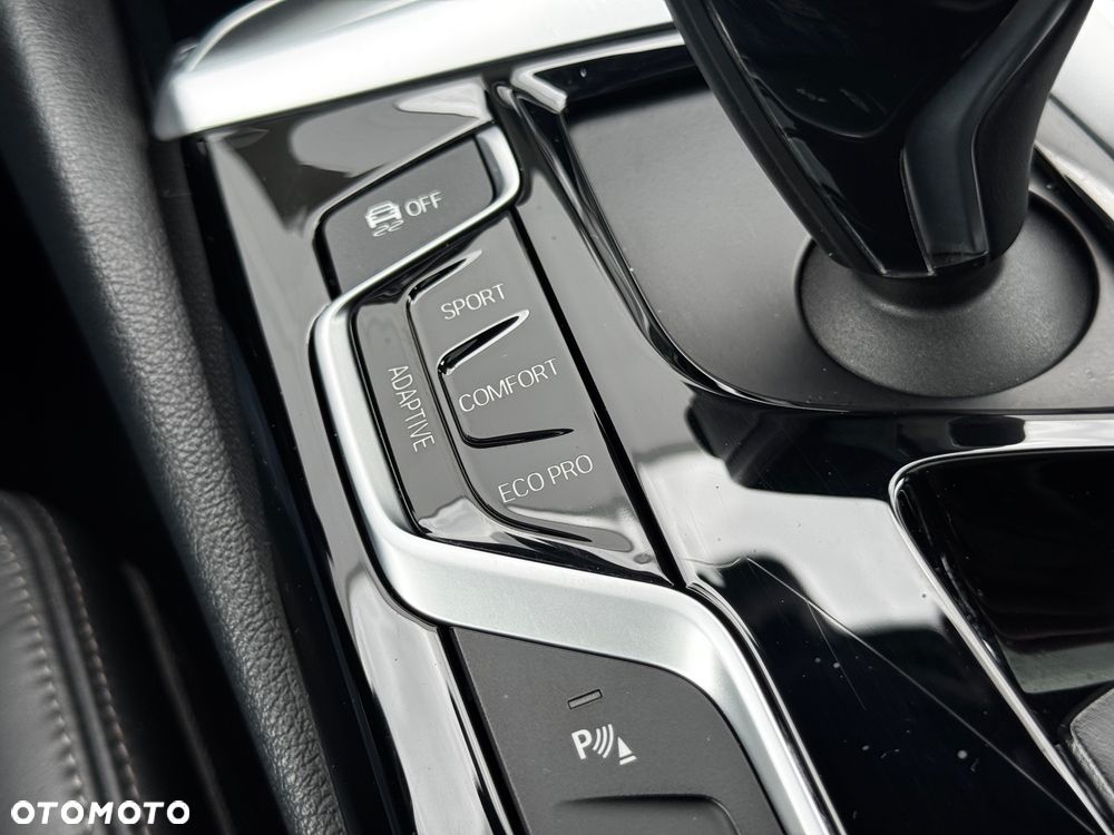 BMW Seria 5 520d Sport Line - 17