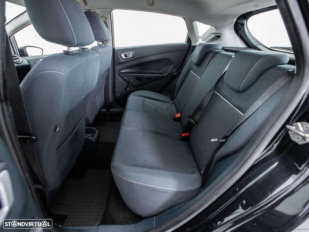 Ford Fiesta - 10