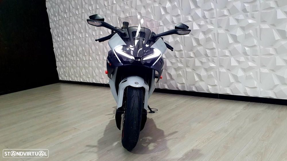 CF Moto 675SR-R - 6