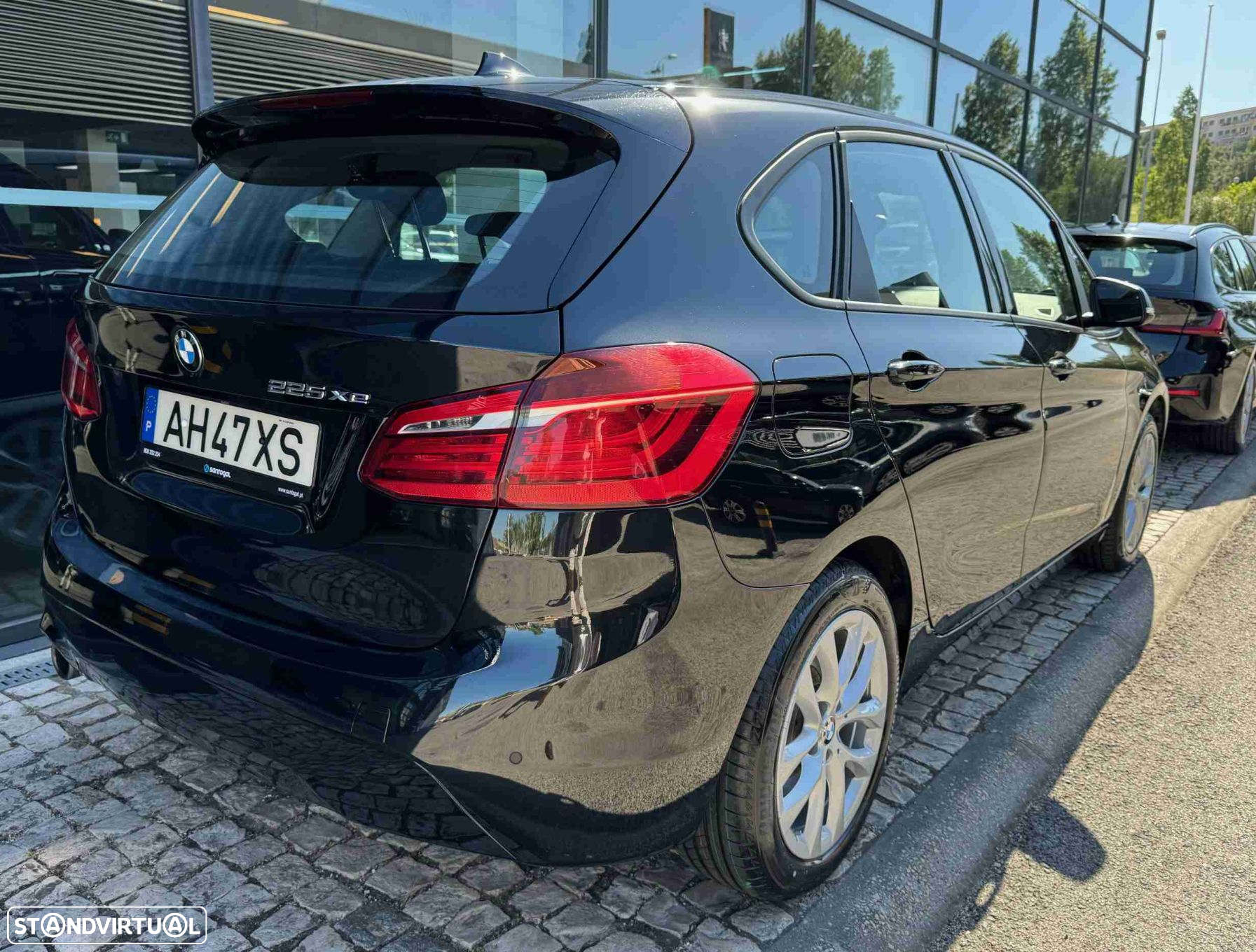 BMW 225xe Active Tourer - 4