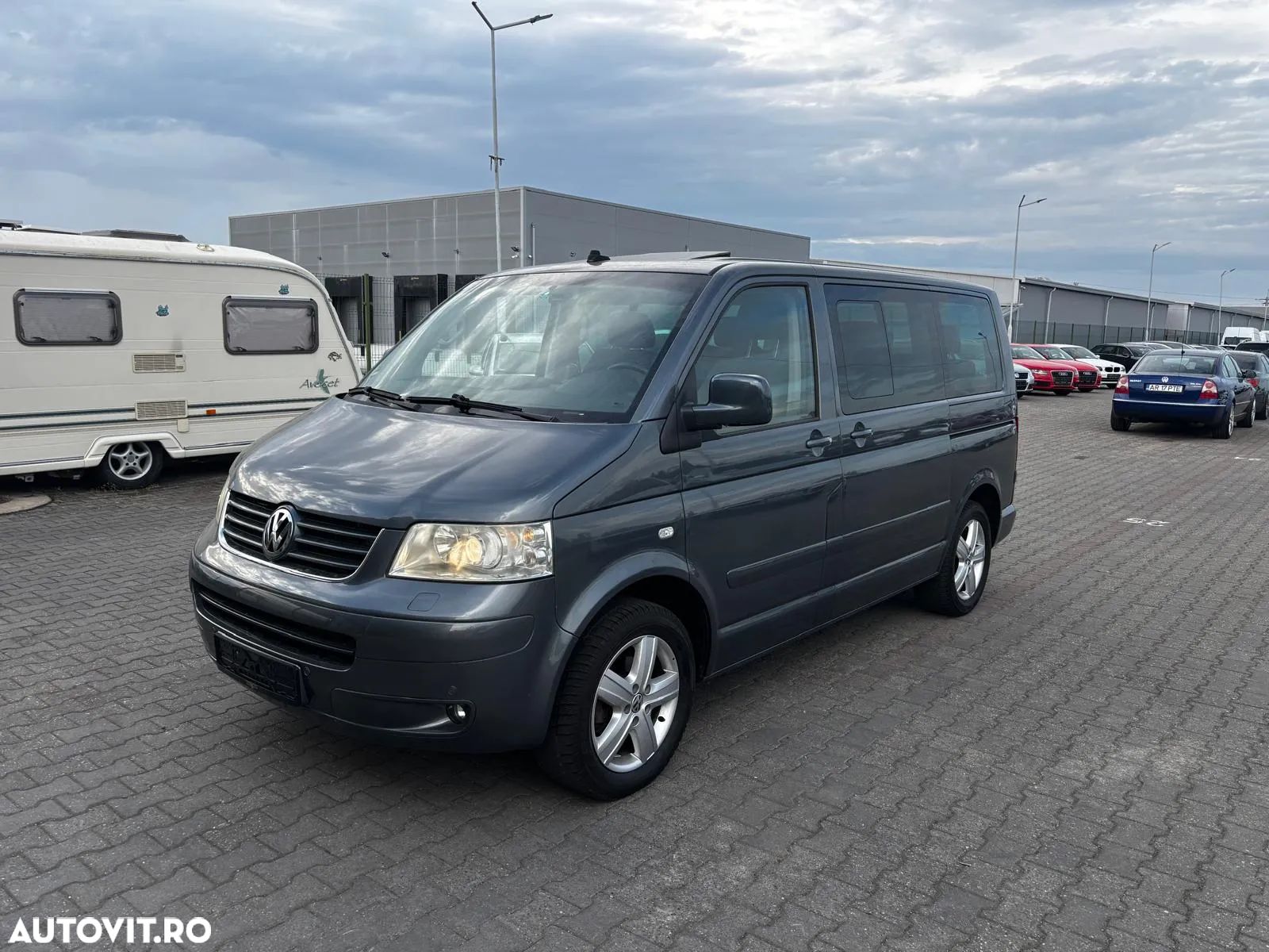 Volkswagen Multivan - 1