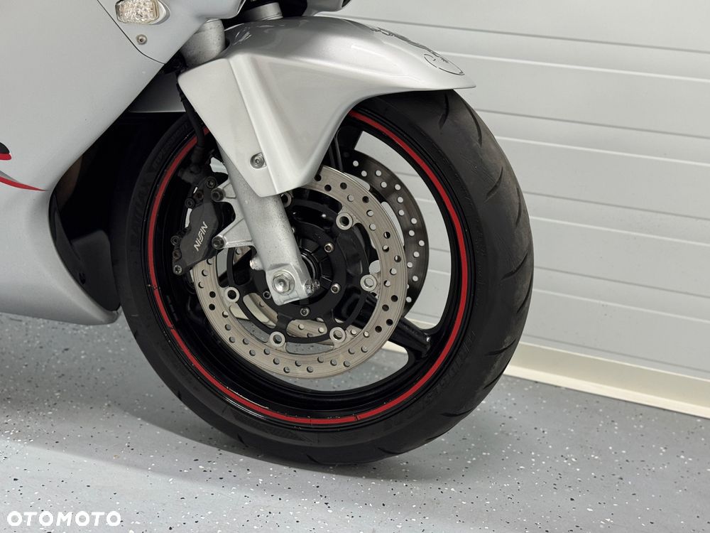 Honda CBR - 7