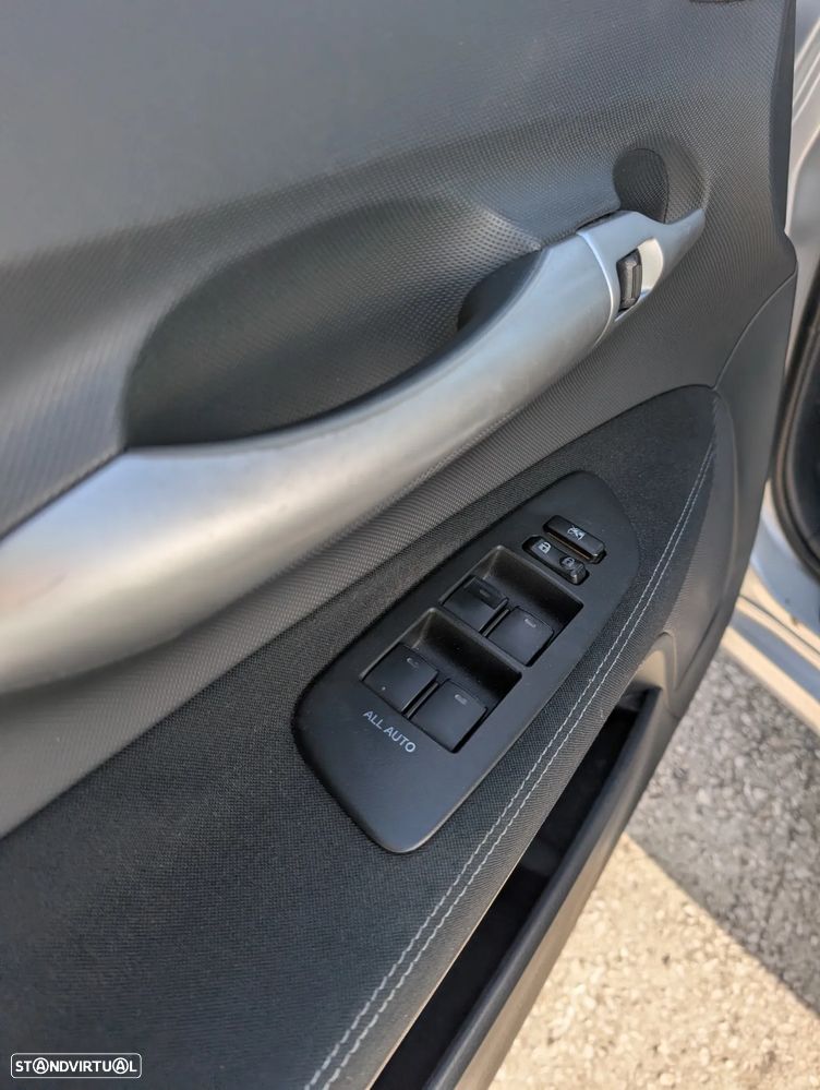 Toyota Auris 1.4 D-4D Comfort - 19