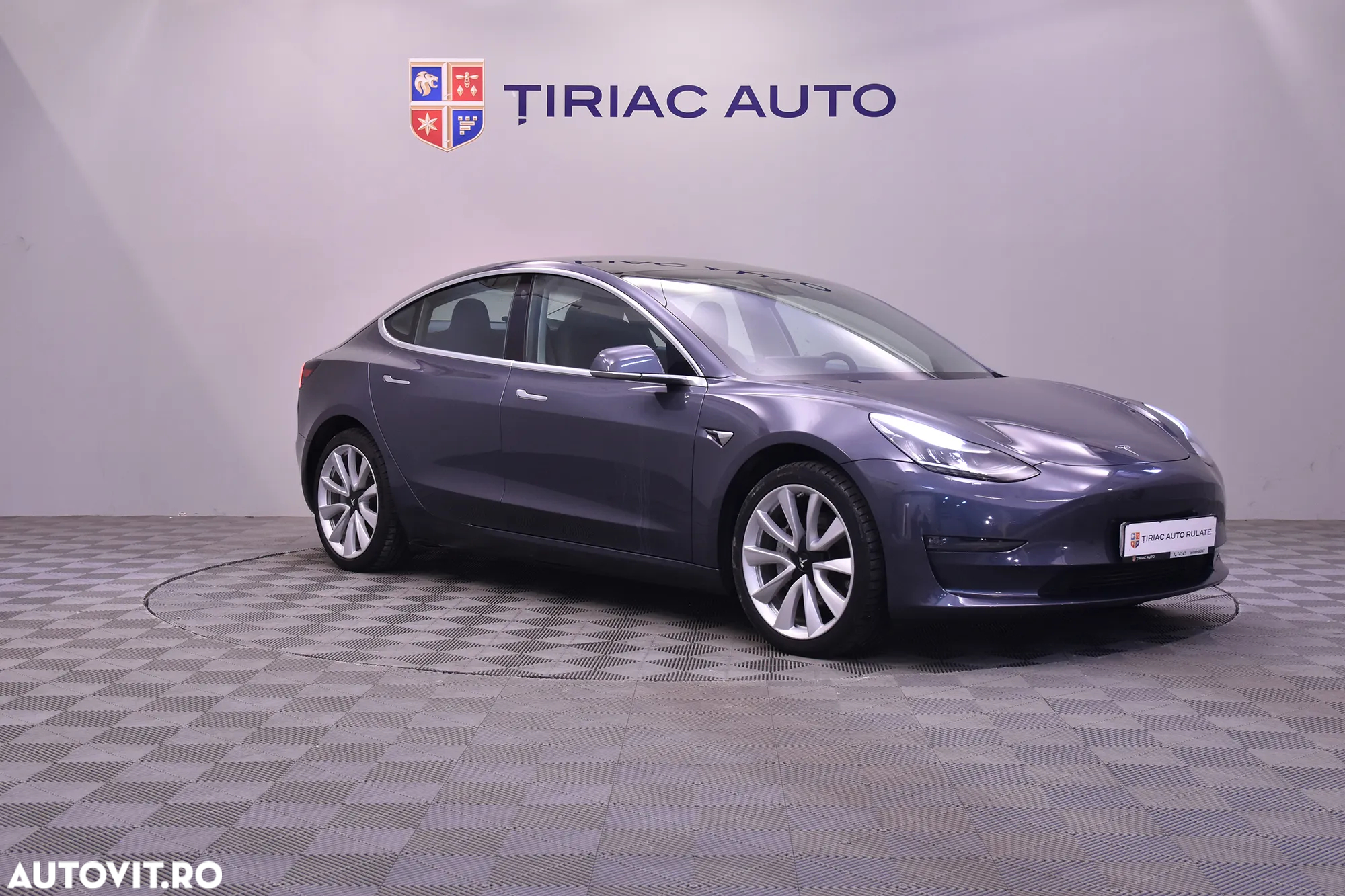Tesla Model 3 Long Range - 7