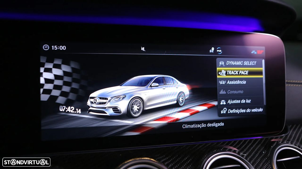 Mercedes-Benz E 63 AMG S 4-Matic+ - 38