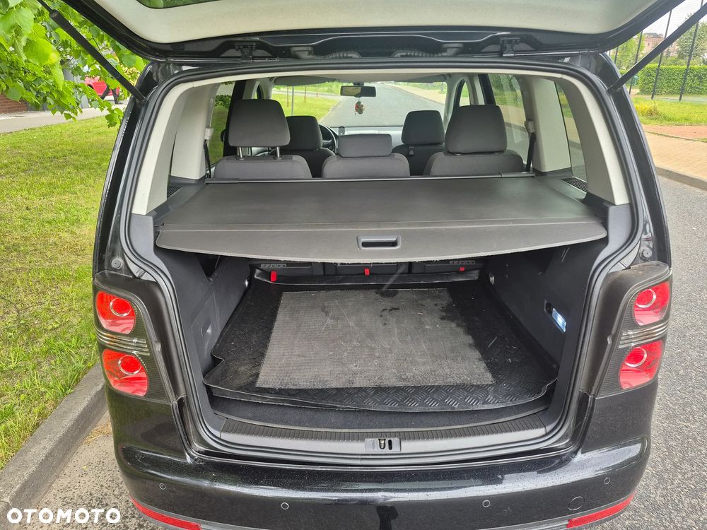 Volkswagen Touran 2.0 TDI Highline - 8