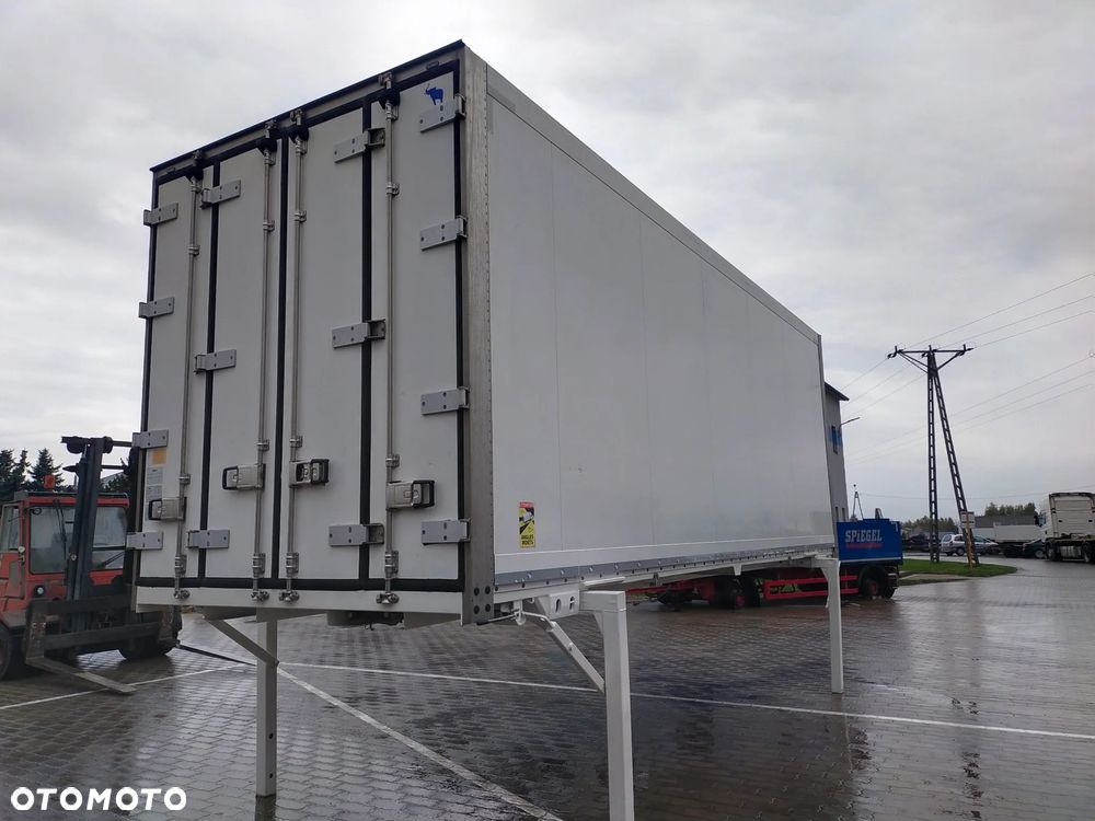 Schmitz Cargobull Izoterma BDF SCHMITZ 17r wysokość w środku 255 cm - 1