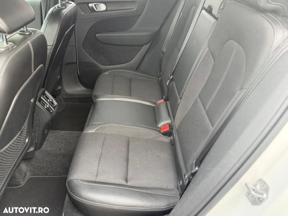 Volvo XC 40 D4 AWD Geartronic Momentum - 21