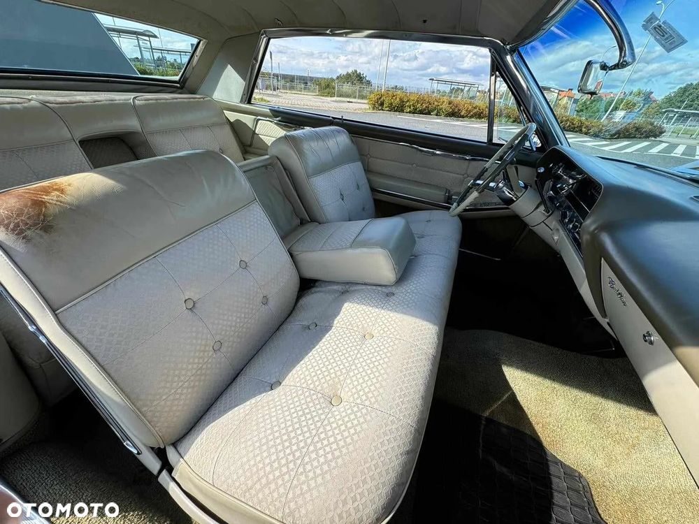 Cadillac Deville - 12