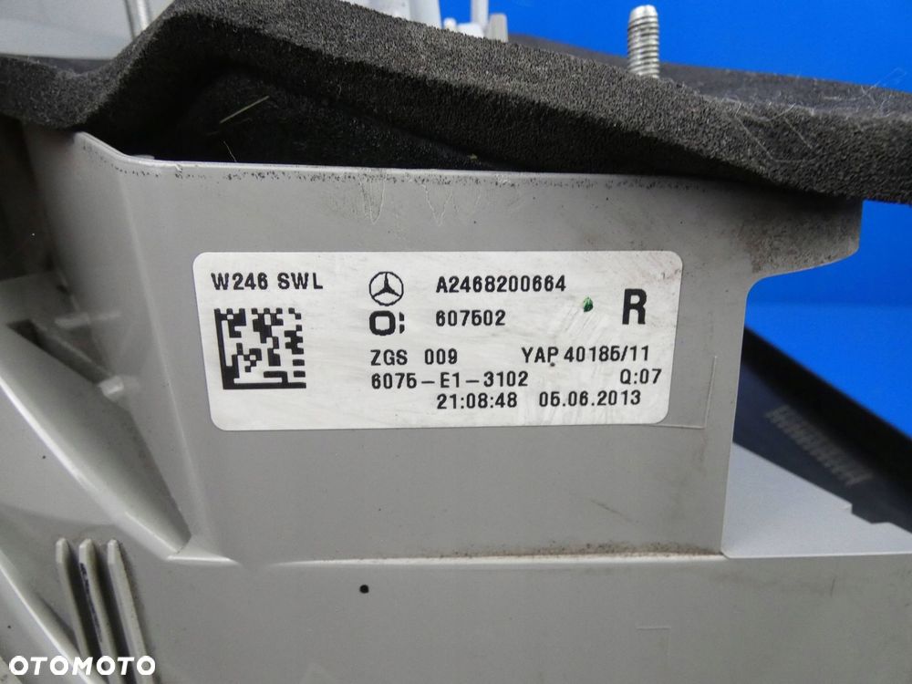 MERCEDES B KLASA W246 LAMPA PRAWA PRAWY TYŁ TYLNA LED - 4