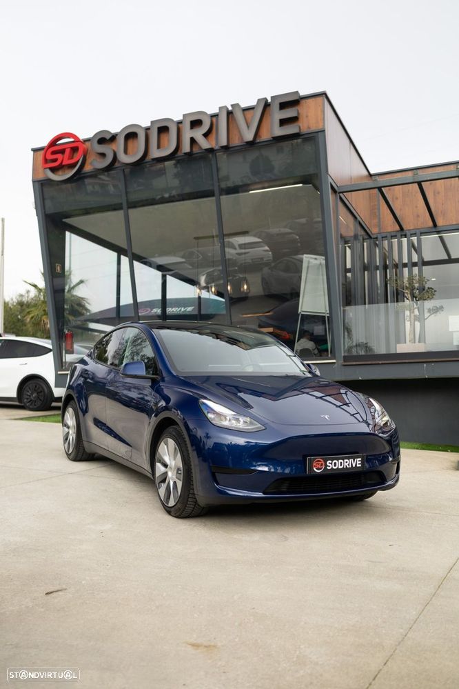 Tesla Model Y Standard RWD - 17