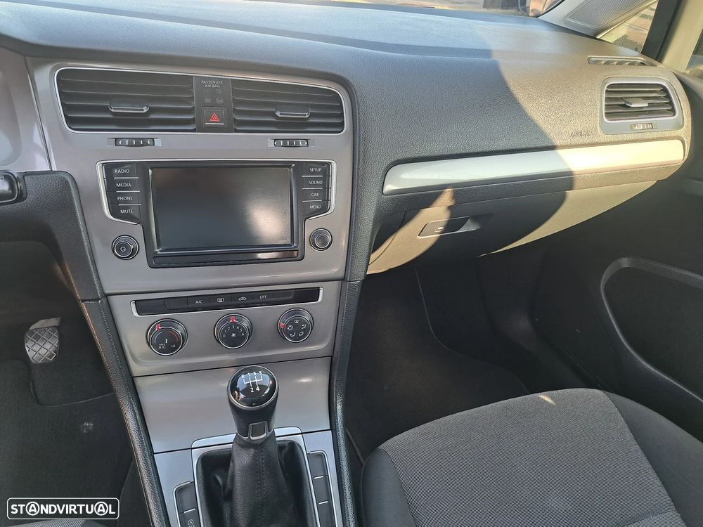 VW Golf 1.6 TDi Trendline - 14